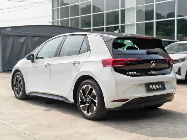 Volkswagen ID.3 — Фото автомобиля 4