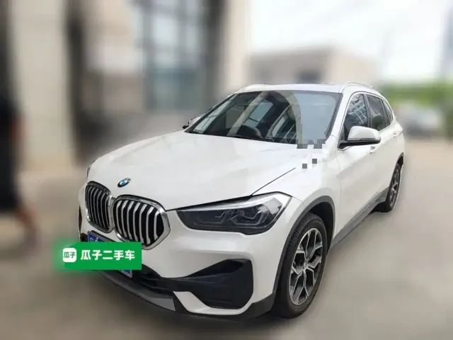 Фотография автомобиля — BMW X1