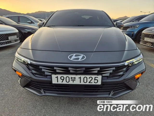 Фотография автомобиля — Hyundai Avante CN7