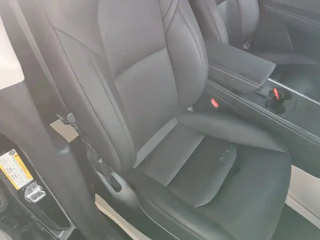 Tesla Model Y — Фото автомобиля 24