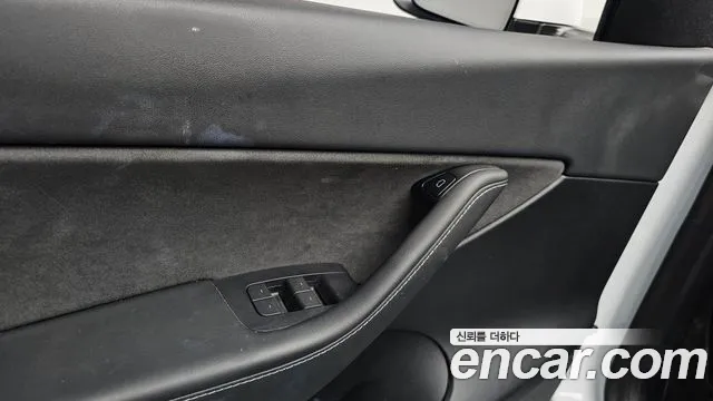 Tesla Model Y — Фото автомобиля 24