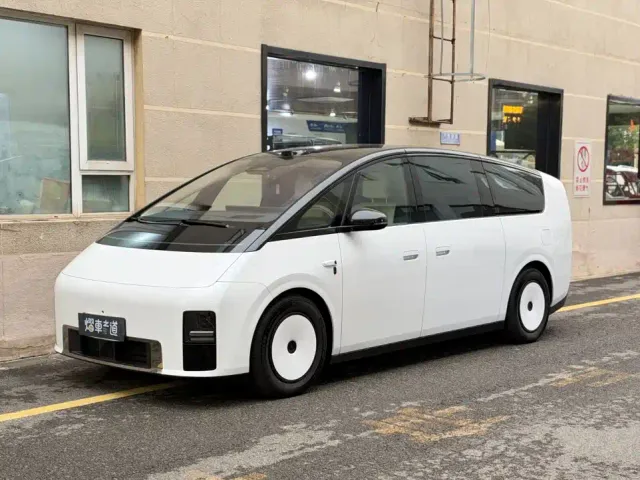 Фотография автомобиля — Li Auto MEGA