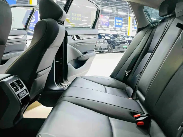 Honda Accord — Фото автомобиля 9