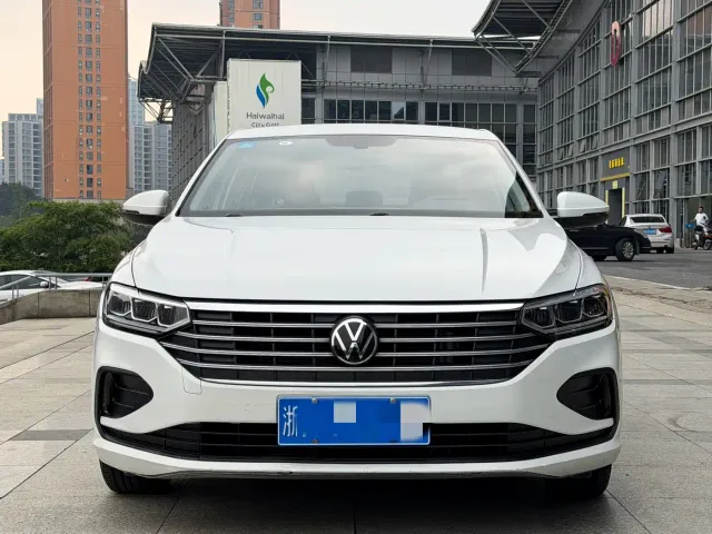 Volkswagen Lavida — Фото автомобиля 2