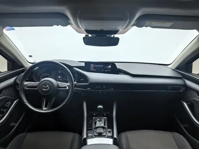 Mazda Axela — Фото автомобиля 5