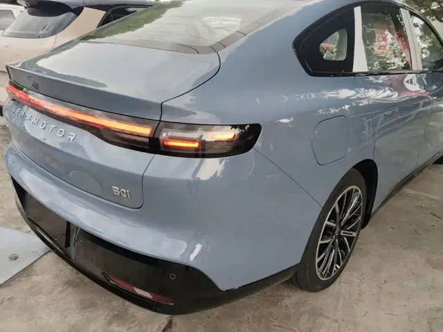 Leapmotor B01 — Фото автомобиля 6