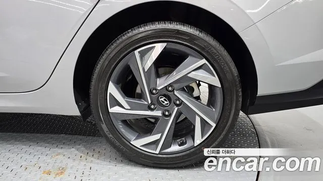Hyundai Avante CN7 — Фото автомобиля 6