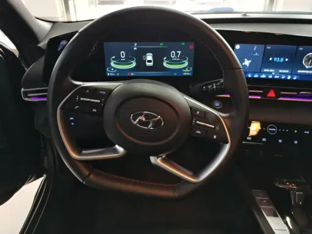 Hyundai Elantra — Фото автомобиля 10