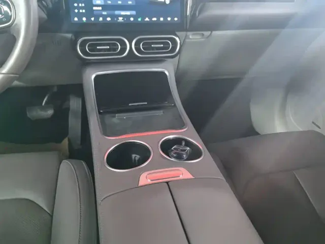 Leapmotor C11 — Фото автомобиля 13