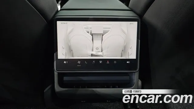 Tesla Model 3 — Фото автомобиля 28