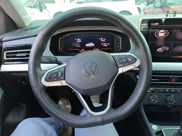 Volkswagen Lavida — Фото автомобиля 10