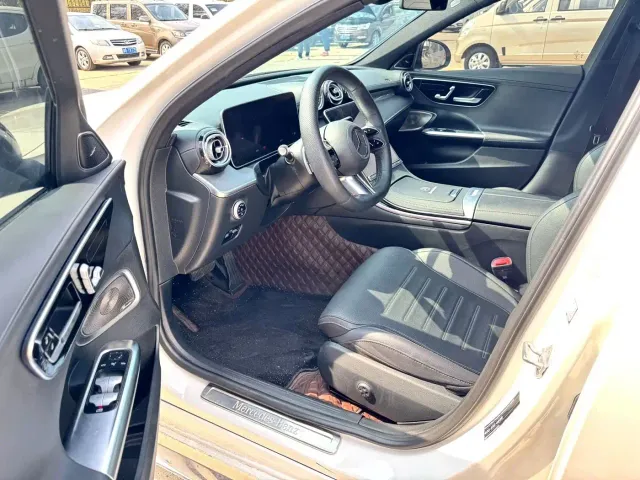 Mercedes-Benz C-Class — Фото автомобиля 2