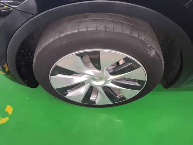 Tesla Model Y — Фото автомобиля 22
