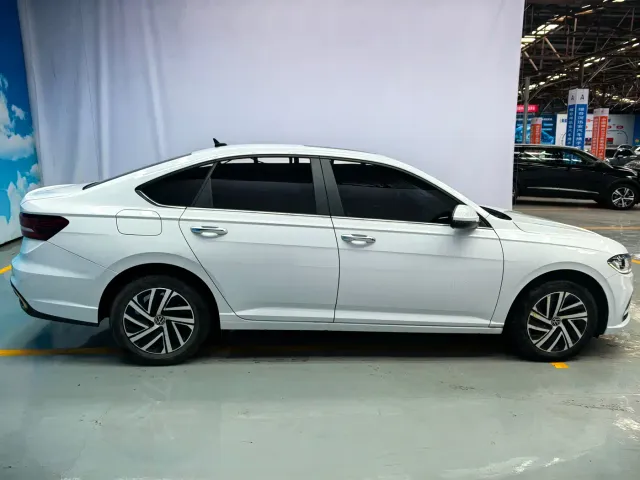 Volkswagen Lavida — Фото автомобиля 7
