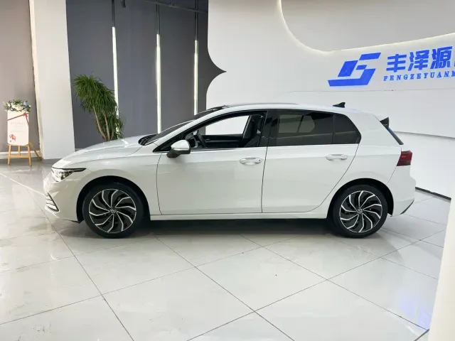 Volkswagen Golf — Фото автомобиля 4