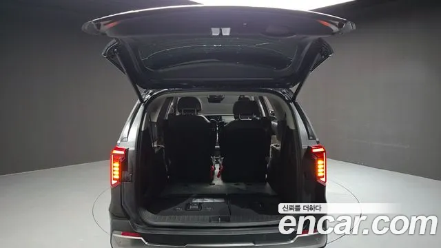 Kia Carnival Generation 4 — Фото автомобиля 22