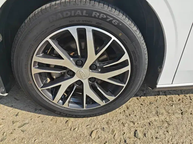 Geely Emgrand — Фото автомобиля 22