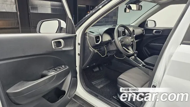 Hyundai Venue — Фото автомобиля 15