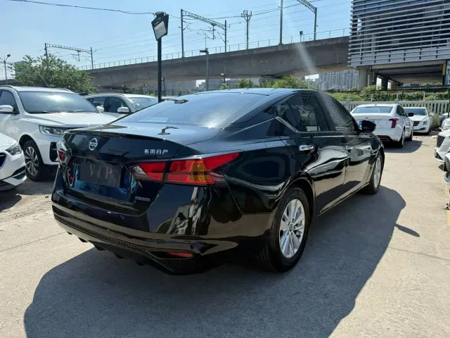 Nissan Teana — Фото автомобиля 9