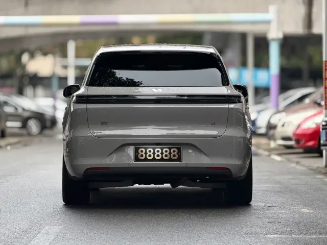 Li Auto L6 — Фото автомобиля 5