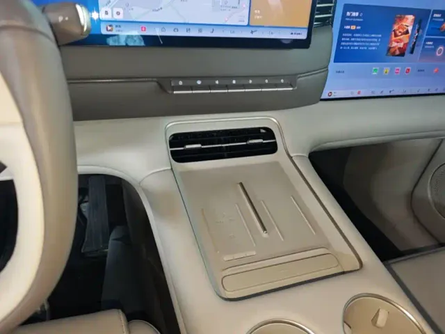 IM Motors LS6 — Фото автомобиля 12