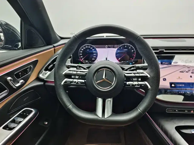 Mercedes-Benz E-Class — Фото автомобиля 9