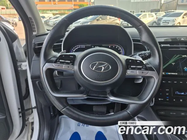 Hyundai Tucson Tucson (NX4) Бензин 1.6 турбо 2WD — Фото автомобиля 9