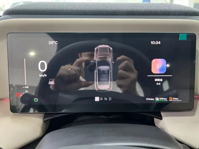 Volvo XC70 Plug-in Hybrid — Фото автомобиля 13