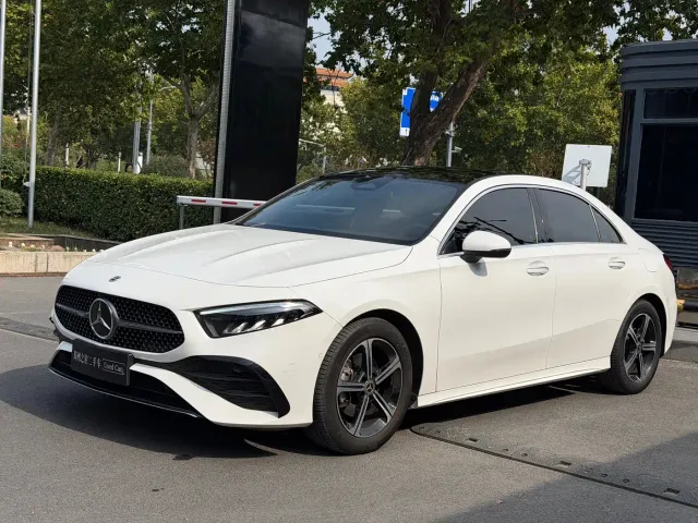 Фотография автомобиля — Mercedes-Benz A-Class