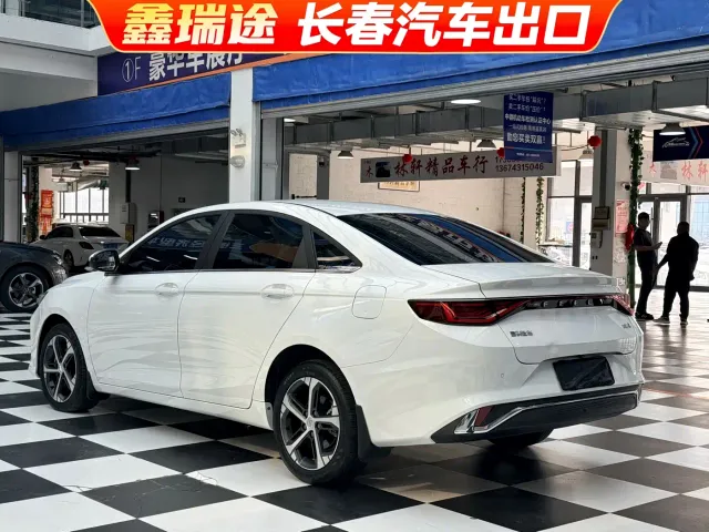 Geely Emgrand L — Фото автомобиля 4