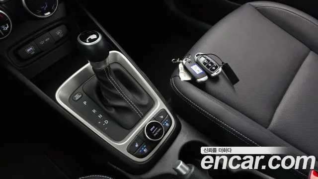 Hyundai Venue — Фото автомобиля 12