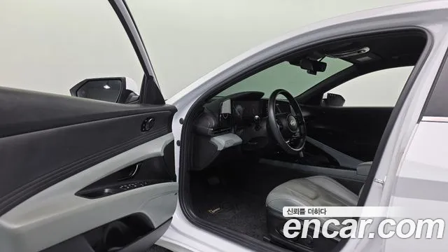 Hyundai AVANTE Новый Avante (CN7) — Фото автомобиля 10