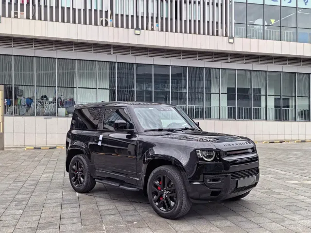 Land Rover Defender — Фото автомобиля 3