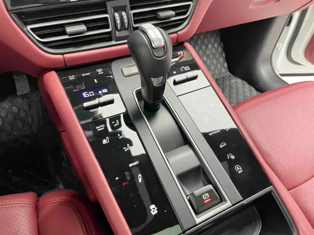 Porsche Macan — Фото автомобиля 16