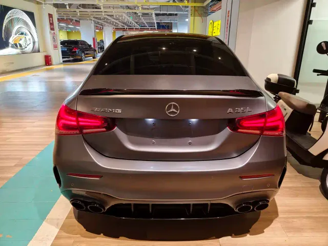 Mercedes-Benz Mercedes-Benz A-Class AMG 2022 AMG A 35 L 4MATIC — Фото автомобиля 12