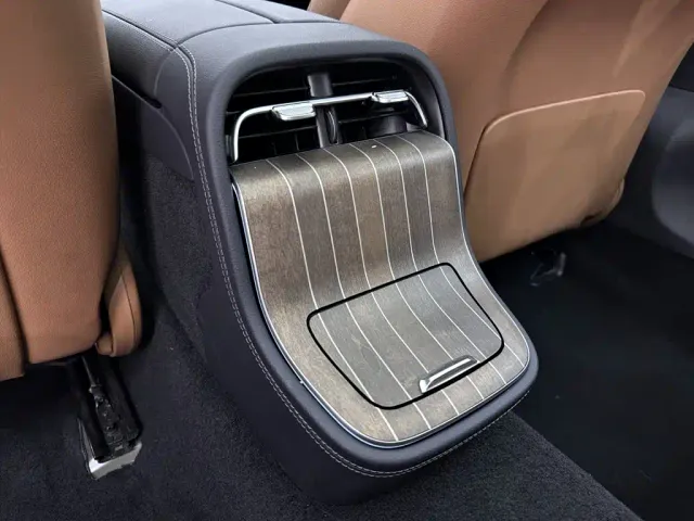 Mercedes-Benz E-Class — Фото автомобиля 22