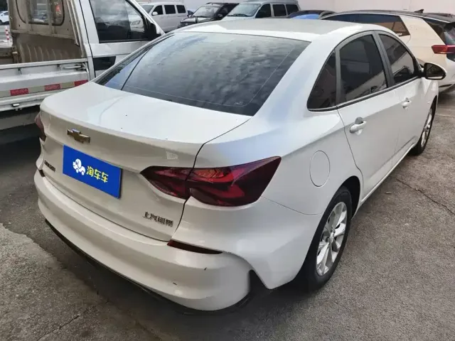 Chevrolet Monza — Фото автомобиля 3