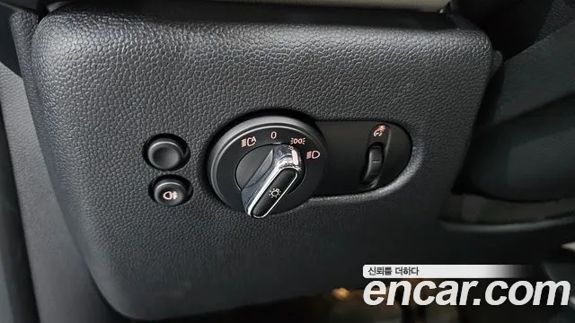 Mini Cooper — Фото автомобиля 12