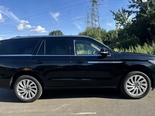 Lincoln Navigator — Фото автомобиля 4