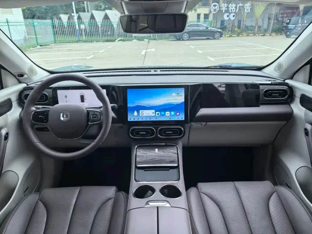 Leapmotor C11 — Фото автомобиля 10