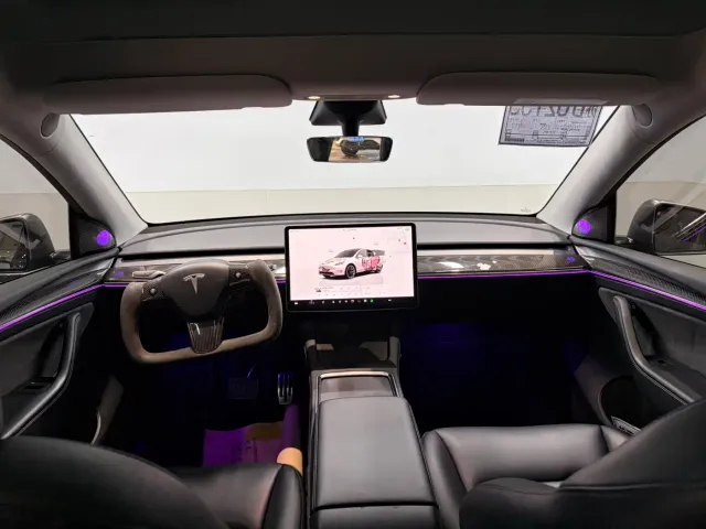Tesla Model Y — Фото автомобиля 5
