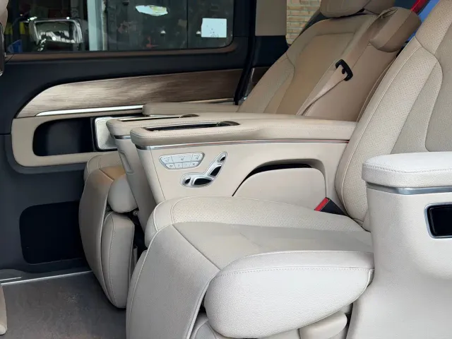 Mercedes-Benz V-Class — Фото автомобиля 7