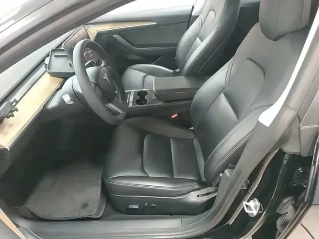 Tesla Model 3 — Фото автомобиля 14
