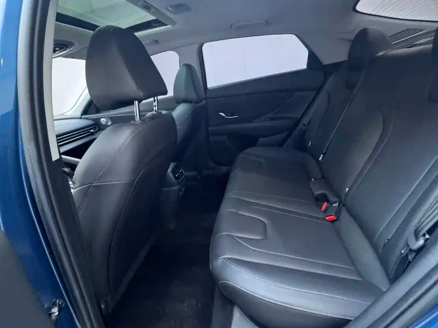Hyundai Elantra — Фото автомобиля 16