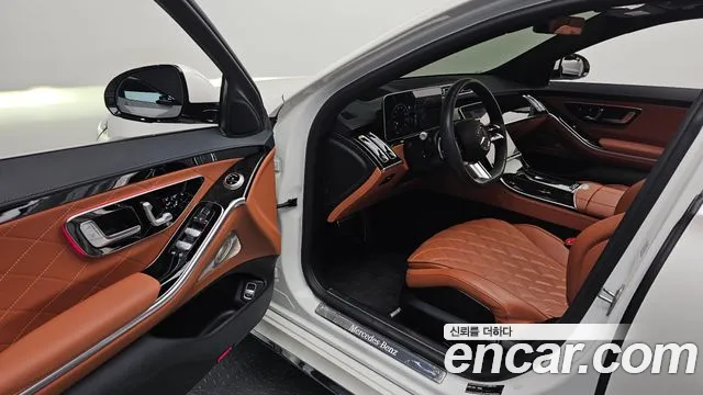Mercedes-Benz S-Class — Фото автомобиля 2