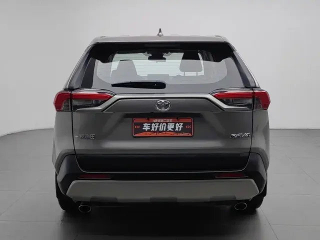 Toyota RAV4 — Фото автомобиля 4