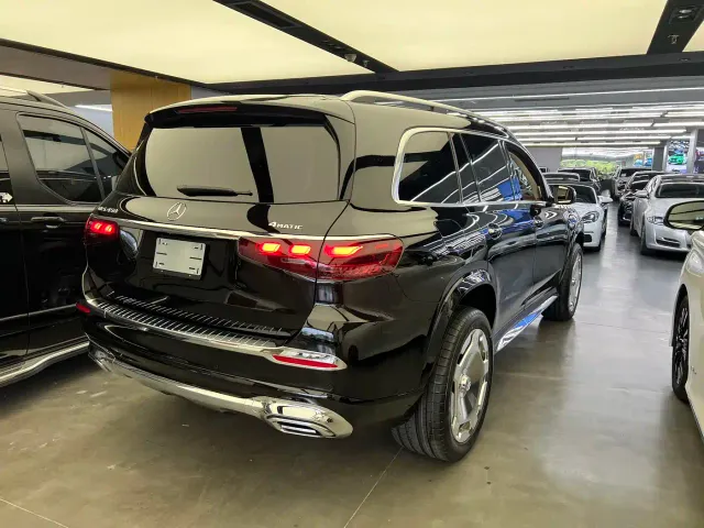 Mercedes-Benz GLS-Class — Фото автомобиля 10