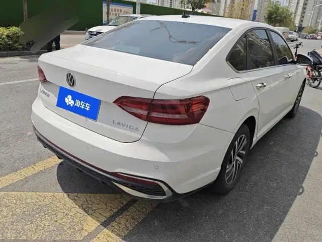 Volkswagen Lavida — Фото автомобиля 3