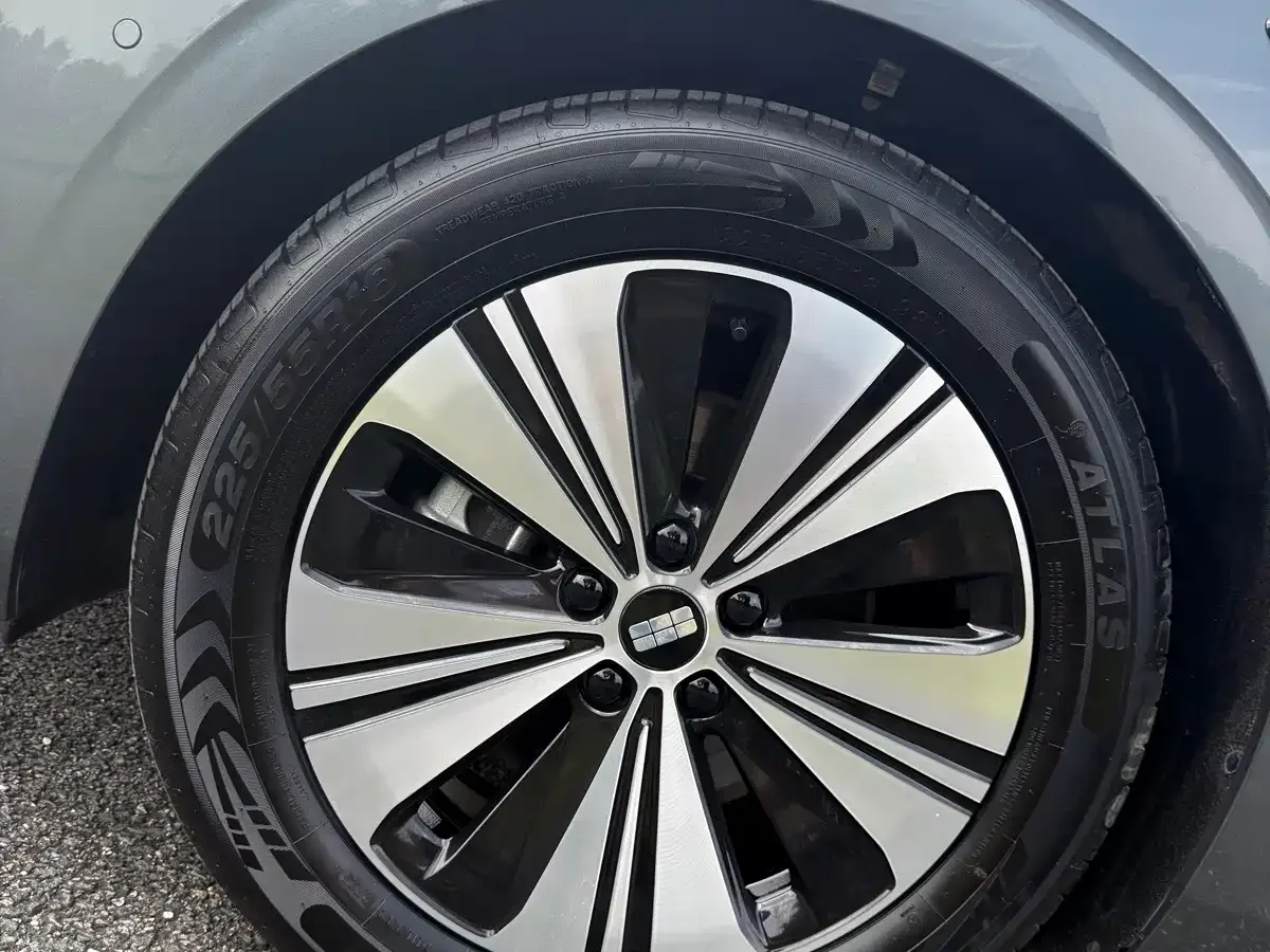 Geely Galaxy Galaxy A7 2025 EM-i 150km Explorer+ Edition — Фото автомобиля 7