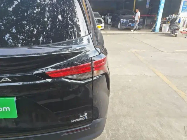 Toyota Sienna — Фото автомобиля 7